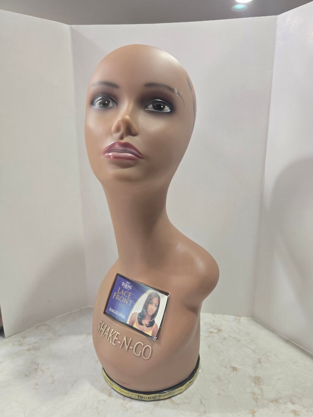 Mannequin Head &Shoulders Shake-N-Go  Life Like Swivel Base Wig Hat 18"